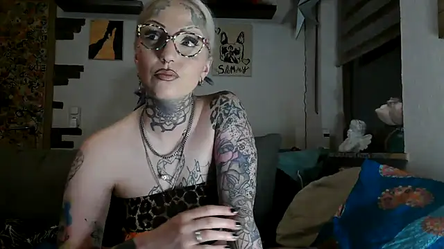 RoxxyInk online show from May 26, 12:09 am