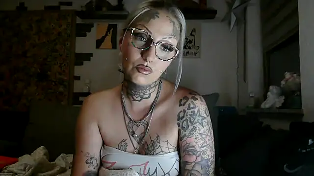 RoxxyInk online show from July 26, 1:23 am