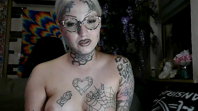 RoxxyInk online show from October 22, 12:10 am