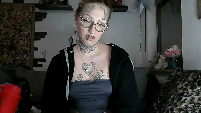 RoxxyInk online show from February 8, 2:31 am