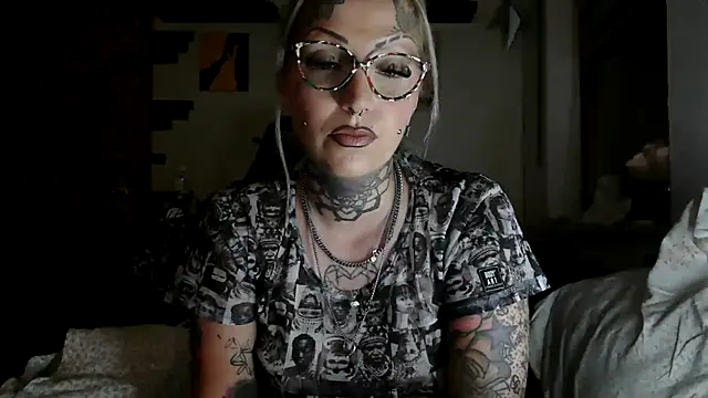 RoxxyInk online show from July 19, 1:58 am
