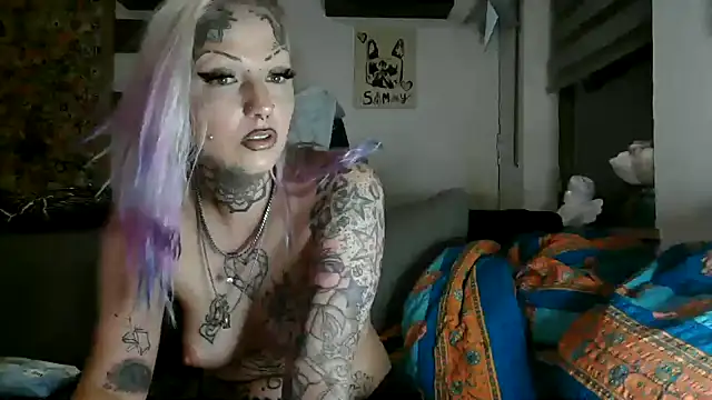 RoxxyInk online show from May 26, 11:47 pm