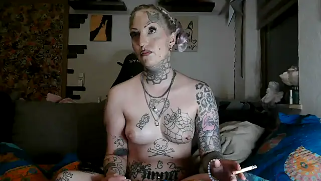 RoxxyInk online show from June 16, 9:37 pm