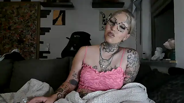 RoxxyInk online show from July 20, 3:03 am