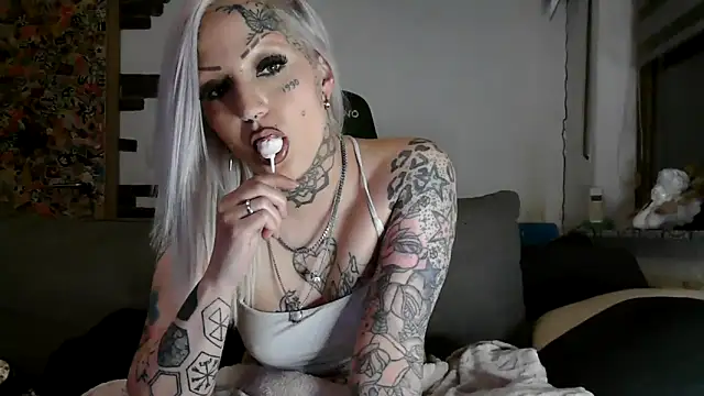 RoxxyInk online show from April 28, 10:03 pm
