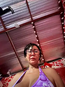 Snapshot of sweetieme chatting on October 23, 12:31 am sweetieme online show from October 23, 12:31 am