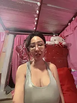 Snapshot of sweetieme chatting on March 16, 10:22 am sweetieme online show from March 16, 10:22 am