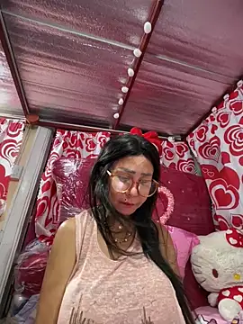 sweetieme online show from April 14, 1:05 pm