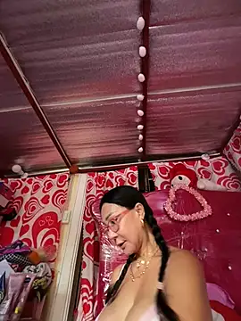 sweetieme online show from April 26, 1:47 am