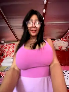 Snapshot of sweetieme chatting on October 11, 1:28 am sweetieme online show from October 11, 1:28 am