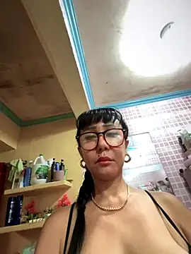 Snapshot of sweetieme chatting on September 9, 1:27 am sweetieme online show from September 9, 1:27 am