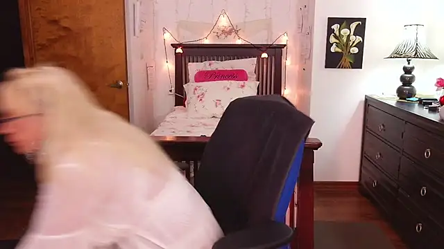 SASSYTHANG online show from March 22, 10:50 am