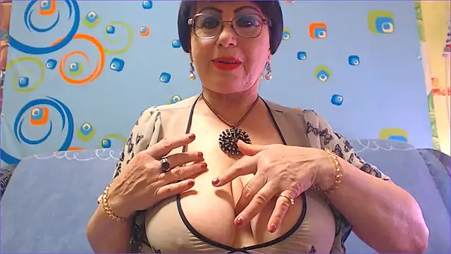 NaughtyMOM4uX online show from September 20, 4:39 am