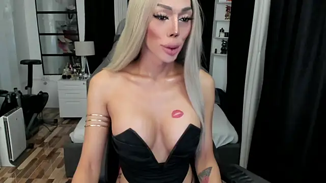 Forever MissCandace online show from December 21, 2:24 am