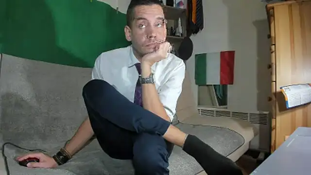 viraglaci18xh online show from November 8, 9:07 pm