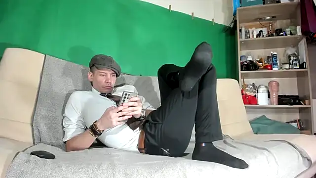 viraglaci18xh online show from March 12, 6:01 pm