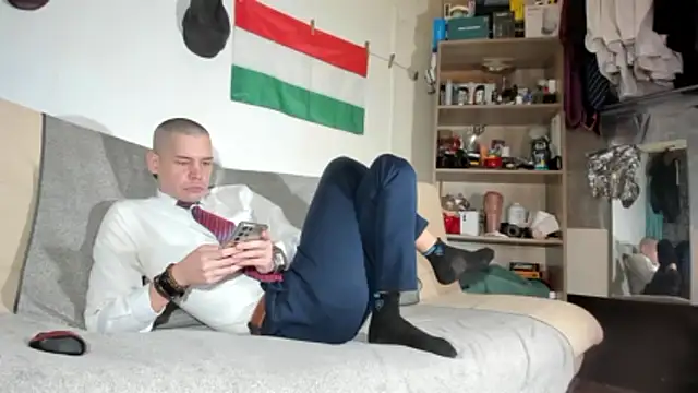 viraglaci18xh online show from February 2, 5:45 pm