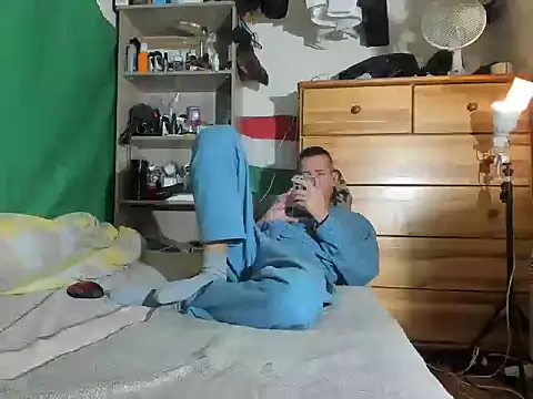 viraglaci18xh online show from October 23, 10:08 pm