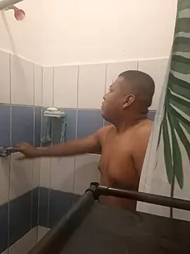 juliopantoja online show from February 8, 1:09 pm