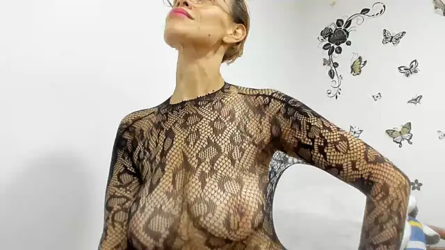 Snapshot of jennifersmit1 chatting on May 31, 10:21 pm jennifersmit1 online show from May 31, 10:21 pm