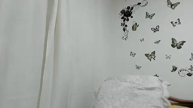 Snapshot of jennifersmit1 chatting on March 19, 9:27 pm jennifersmit1 online show from March 19, 9:27 pm