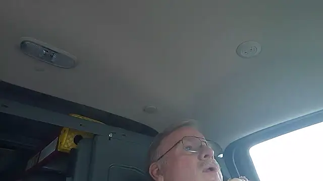 noonfunxh online show from October 3, 7:37 pm