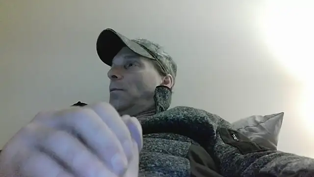 Snapshot of cumhere71 chatting on June 17, 6:02 am cumhere71 online show from June 17, 6:02 am
