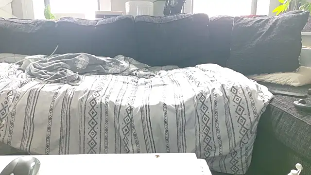 bestofdoseswirls online show from April 6, 5:25 pm