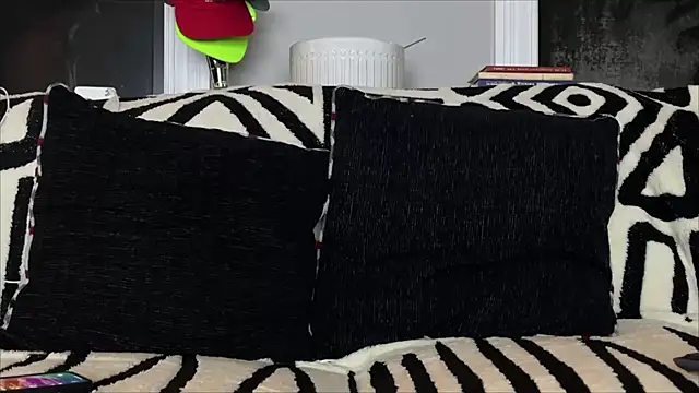 bestofdoseswirls online show from February 16, 3:38 am