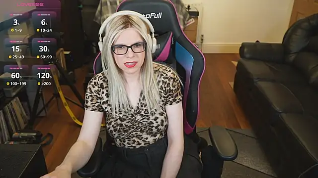 Snapshot of KelseyCobalt chatting on September 27, 9:32 pm KelseyCobalt online show from September 27, 9:32 pm