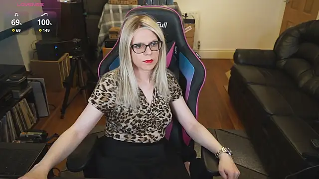 Snapshot of KelseyCobalt chatting on October 9, 8:42 pm KelseyCobalt online show from October 9, 8:42 pm