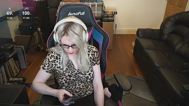 Snapshot of KelseyCobalt chatting on October 15, 8:39 pm KelseyCobalt online show from October 15, 8:39 pm