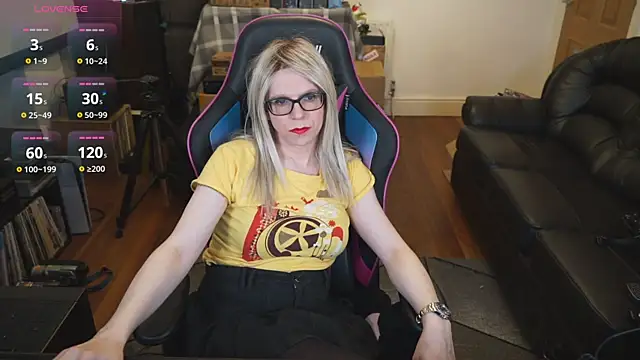 Snapshot of KelseyCobalt chatting on October 12, 6:31 pm KelseyCobalt online show from October 12, 6:31 pm