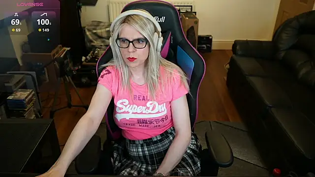 Snapshot of KelseyCobalt chatting on June 6, 9:09 pm KelseyCobalt online show from June 6, 9:09 pm