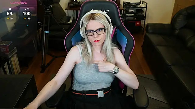 Snapshot of KelseyCobalt chatting on July 19, 8:27 pm KelseyCobalt online show from July 19, 8:27 pm