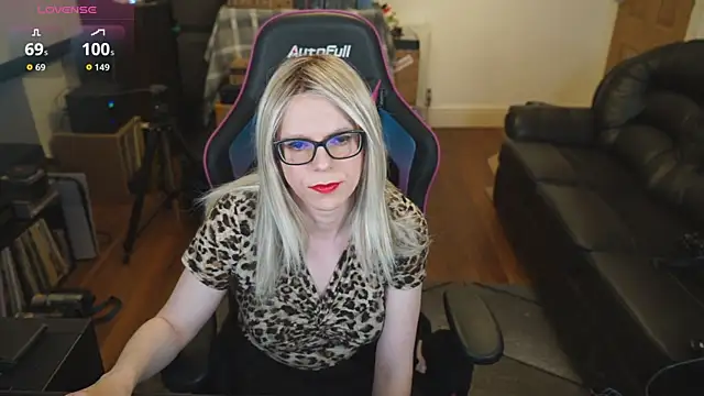 Snapshot of KelseyCobalt chatting on October 11, 7:37 pm KelseyCobalt online show from October 11, 7:37 pm