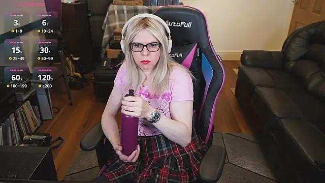 Snapshot of KelseyCobalt chatting on October 5, 8:54 pm KelseyCobalt online show from October 5, 8:54 pm