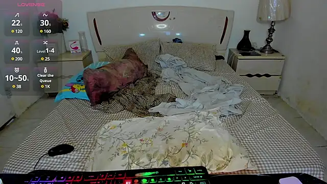 Snapshot of MiracleTs4U chatting on March 20, 9:59 am MiracleTs4U online show from March 20, 9:59 am