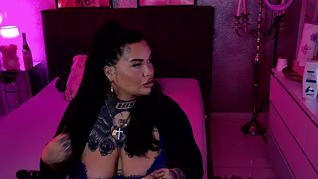  MelinaCurves  online show from March 2, 9:19 pm