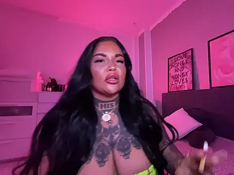  MelinaCurves  online show from February 12, 10:15 pm