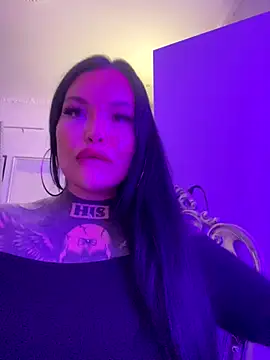 Snapshot of _MelinaCurves_ chatting on November 15, 11:20 pm MelinaCurves online show from November 15, 11:20 pm