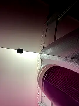 Snapshot of _MelinaCurves_ chatting on October 24, 7:46 pm MelinaCurves online show from October 24, 7:46 pm