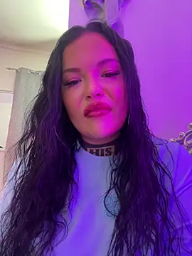 Snapshot of _MelinaCurves_ chatting on November 30, 8:09 pm MelinaCurves online show from November 30, 8:09 pm