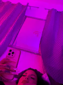 Snapshot of _MelinaCurves_ chatting on October 19, 8:44 pm MelinaCurves online show from October 19, 8:44 pm