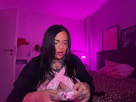  MelinaCurves  online show from January 14, 10:55 pm
