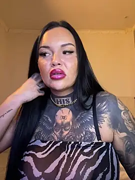  MelinaCurves  online show from April 12, 8:01 pm