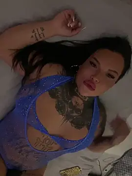  MelinaCurves  online show from March 9, 9:07 pm