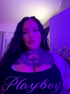 Snapshot of _MelinaCurves_ chatting on November 10, 9:09 pm MelinaCurves online show from November 10, 9:09 pm