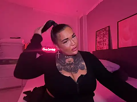  MelinaCurves  online show from February 10, 10:30 pm