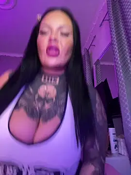  MelinaCurves  online show from April 28, 8:13 pm